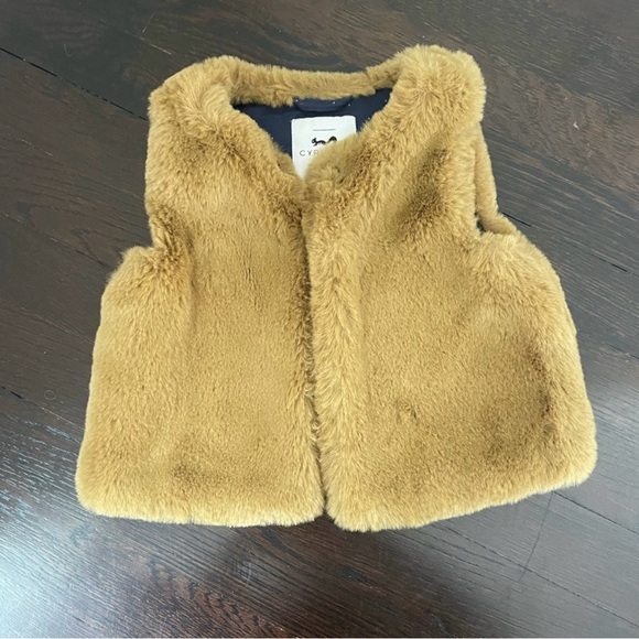 Cyrillus Cozy, Stylish Faux Fur Vest - Picture 2 of 4
